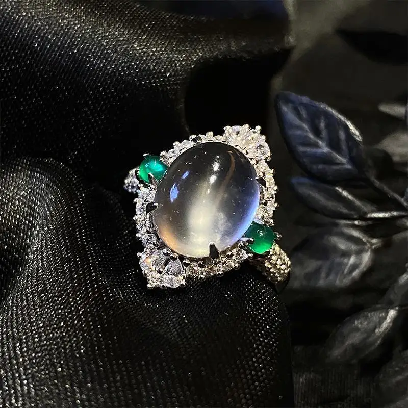 The new original water foam jade water foam glass seed live ring ring is comparable to the new product temperament fashion model