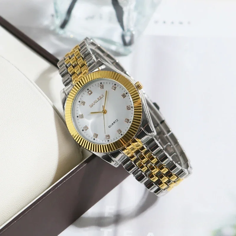 2pcs Couple Watch High End Fashion Simplicity Fashion Pair Watch Steel Band Men's and Women's Quartz Couple Watch