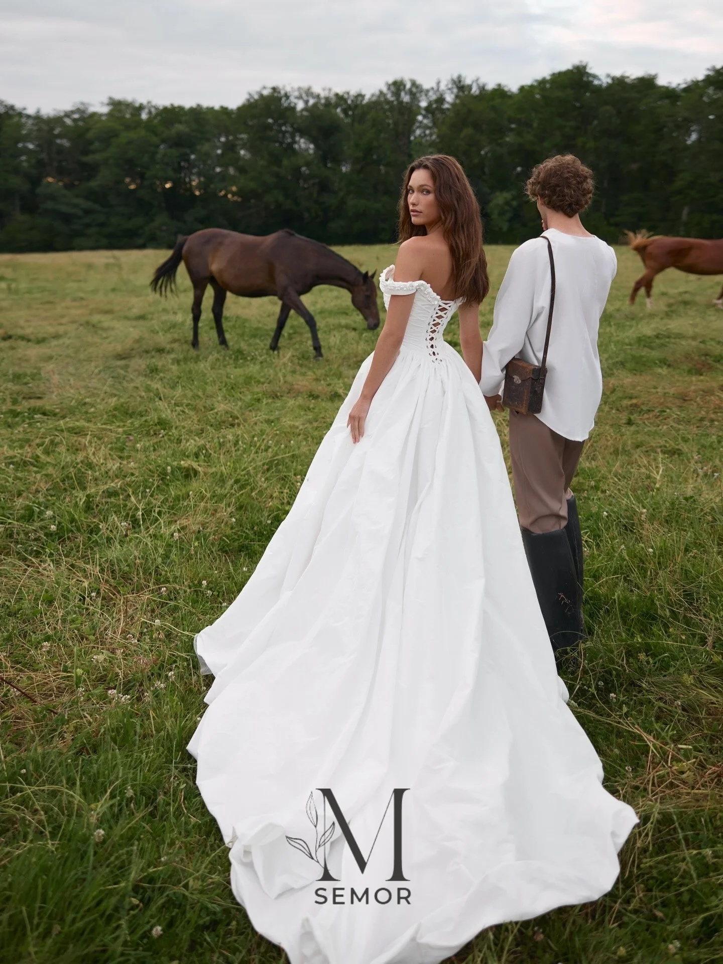 Semor Elegant Off White Off The Shoulder Wedding Dress Romantic Ball Gown A-line Ruffled Princess свадебное платье Customized