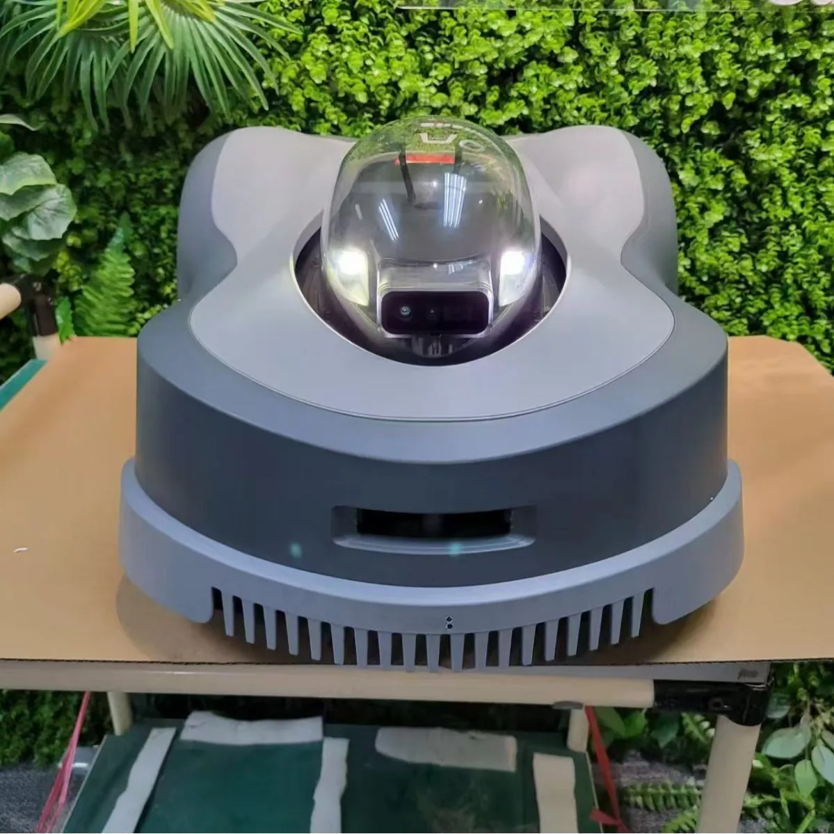 Factory Developed Wireless Intelligent Robotic Lawn Mower, New Fully Automatic G P S Wire-Free Lawn Cutter For Home Use