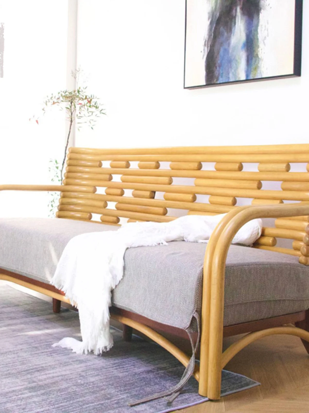 

Для дома, Индонезия, импортная ткань из натуральной агатовой лозы из тикового дерева используется для украшения гостиной.