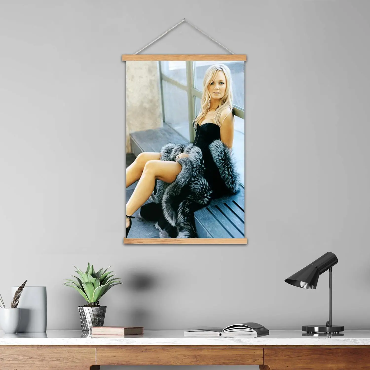 Emma Bunton Framed Wall Painting Canvas Art Poster and Wall Art,  Modern Family Bedroom Decor, Posters,Decorative painting