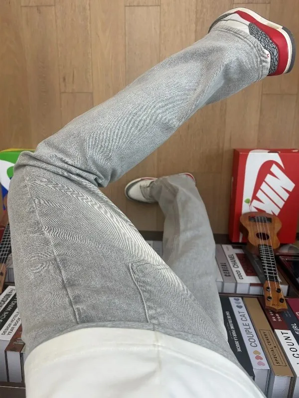 Calça Jeans Slim Fit Reta Cinza Fumaça com Corte Preciso Masculina e Feminina Estilo Americano que Aumenta a Altura Tamanhos ...