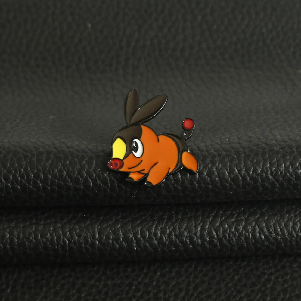 Nette Ferkel Brosche Pins Klassische Spiel Rolle Animation Tepig Abzeichen Cosplay Requisiten Broschen Schmuck Kawaii Zubehör Für Freunde