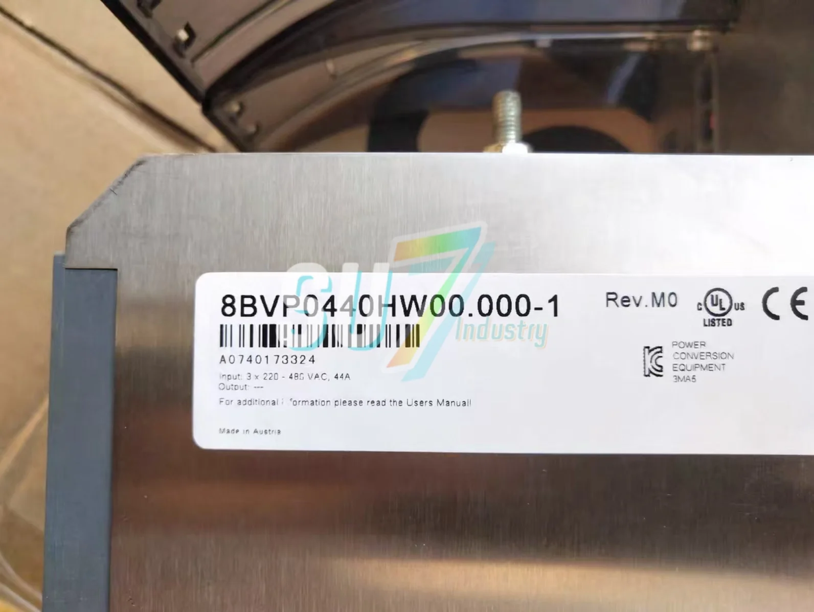 8BVP0440HW00.000-1  new in box  servo drive