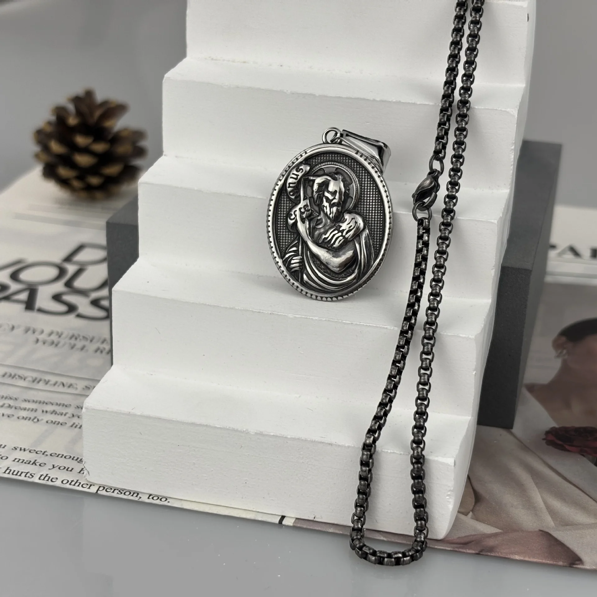 `Men Religious Saint Portrait Oval Medallion Pendant Necklace 316L Stainless Steel Gold Plated Beaded Border Vintage Faith Hip H