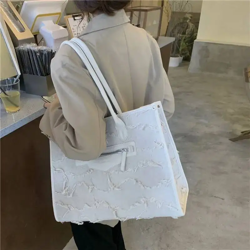Bloom Haruku White Large Capacity Tote Women Retro Pearl Tassel Casual Shoulder Bag Female Elegant Handbag Purse