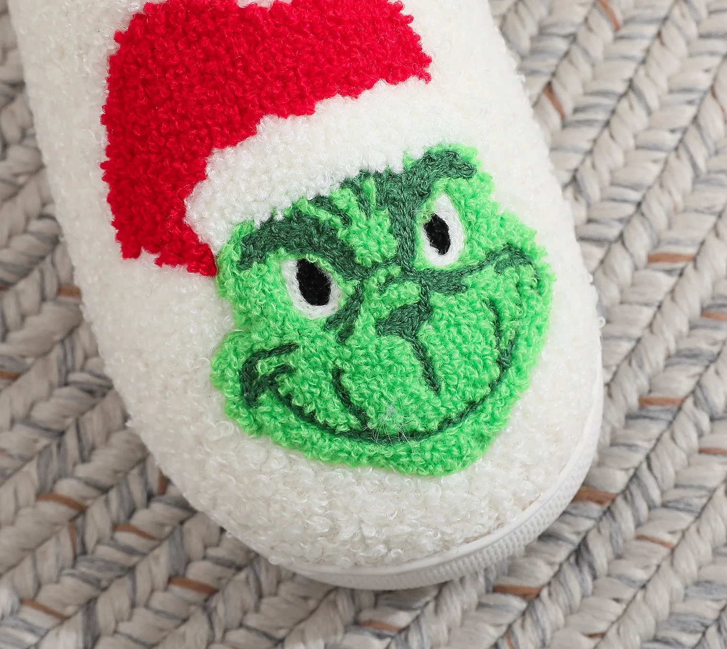 Heiß begehrte Weihnachts-Baumwollpantoffeln mit weihnachtlichem Design, gemütliche Hausschuhe für Paare und Familien mit warmem Fleece. – Detail 9