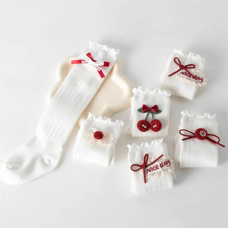 Nowe skarpetki do kolan dla niemowląt, koreańskie falbanki, długie skarpetki dla dzieci, białe bawełniane bezszwowe pończochy na wiosnę i jesień dla dziewczynek 0-3 lata