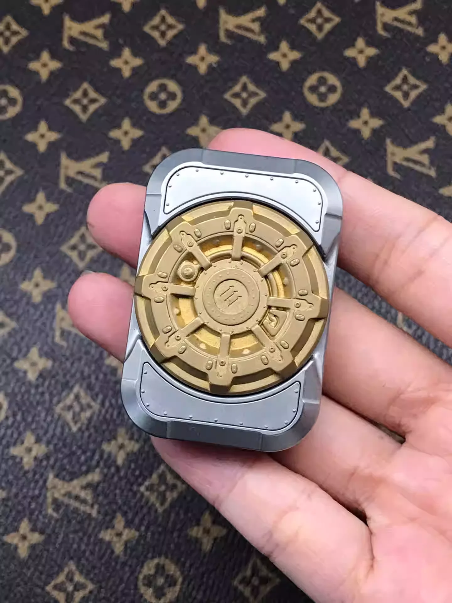 

SEKI Secret Realm stainless steel brass material edc