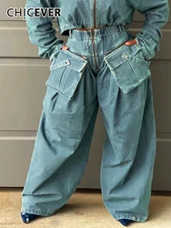 CHICEVER pantaloni Cargo in Denim con tasche impiombate allentate casuali per le donne pantaloni Chic Streetwear con cerniera Patchwork a vita alta da donna