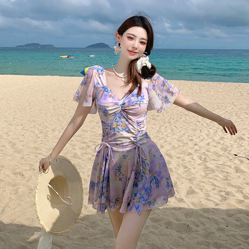 Costume da bagno intero con gonna da donna, stampa floreale dolce e elegante, costume da bagno da vacanza al mare chic a mezza manica modesto