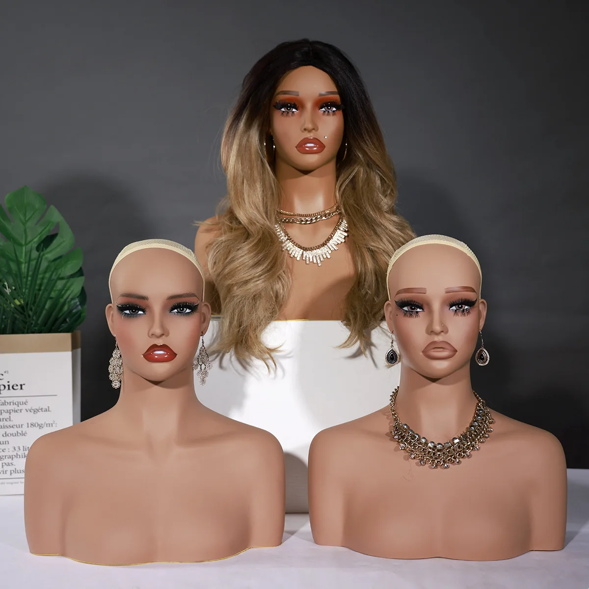Half-body Mannequin Female Model Head with Double Shoulder, Wig, Accessories and Hat Display Prop, Window Display Mannequin Head