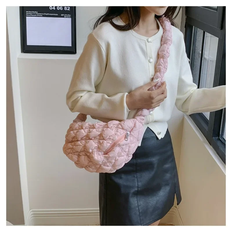 

B Dumpling Small Crossbody Bag Versatile Cloud Fold Large Capacity Female Shoulder Bag Lightweight Down Crossbody Bag for Women