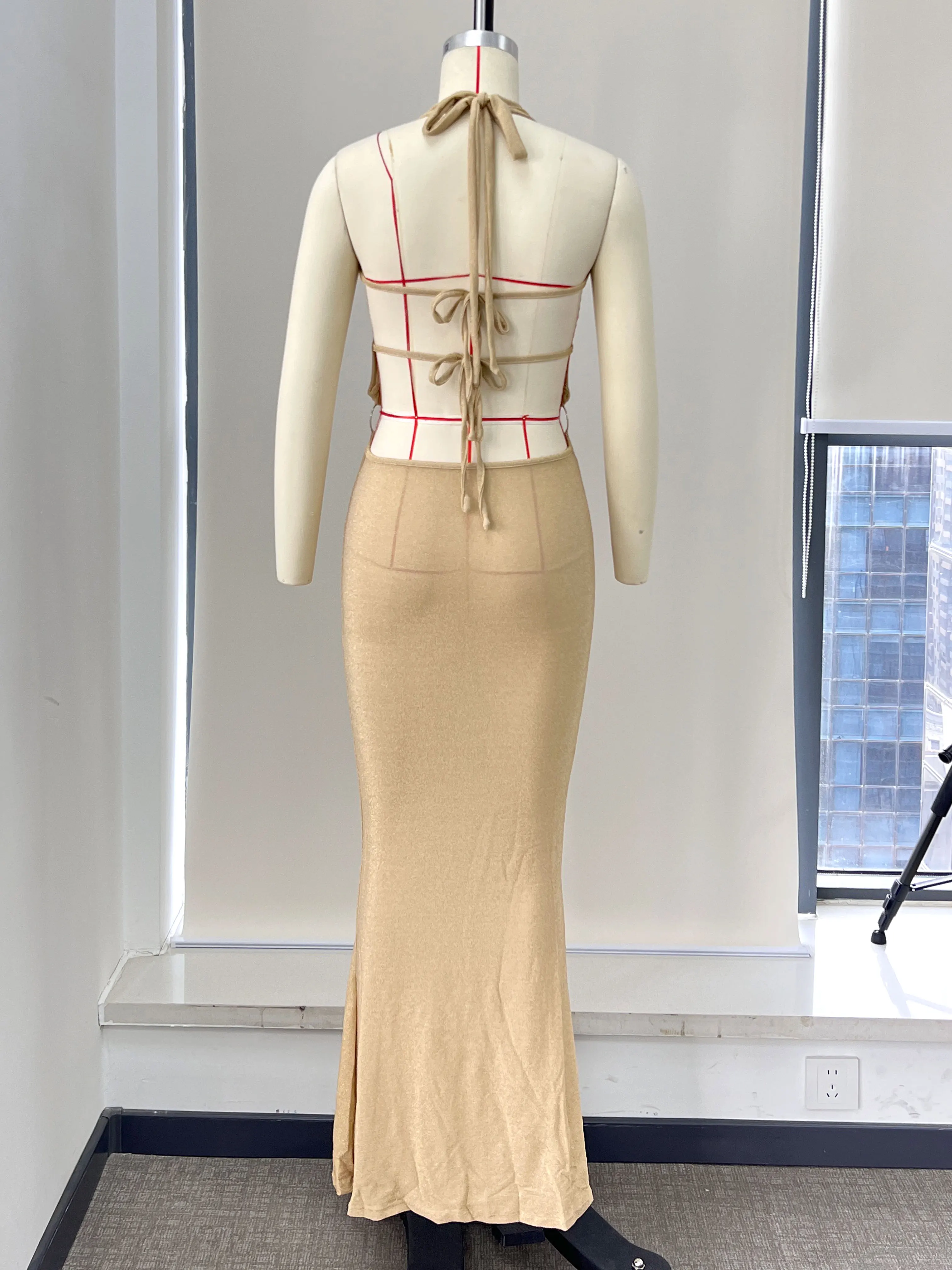2025 Nuevo traje de baño de una pieza para mujer de moda: diseño beige elegante, perfecto para ropa de playa de verano, fiestas en la piscina, ocasiones especiales