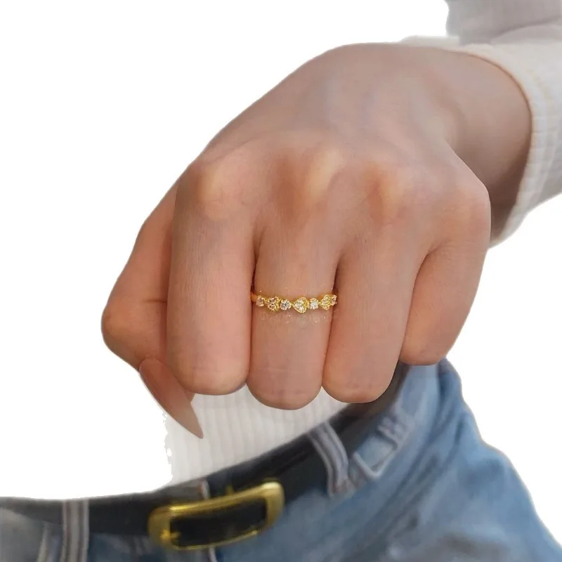 أزياء بسيطة فتاة القلب الحب صف صغير حلقة المرأة المتخصصة تصميم ضوء فاخر مطعمة الزركون المجوهرات الراقية