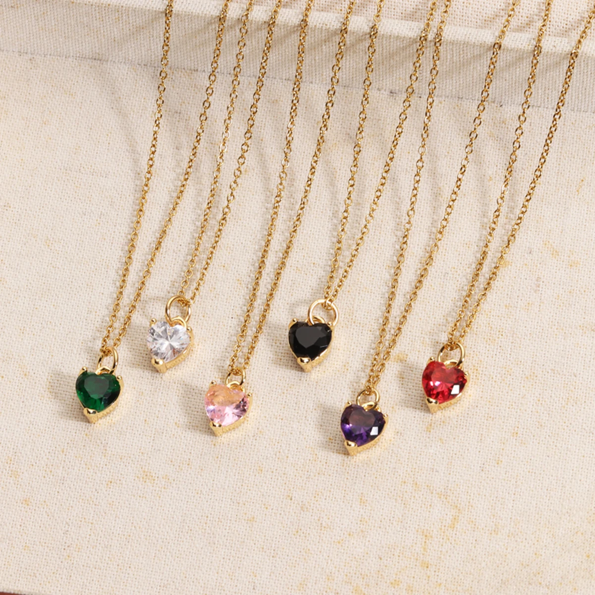 Einfache rosa rot grün weiße Zirkon Herz Halskette Schlüsselbein Kette für Frauen Edelstahl 18 Karat vergoldet Schmuck