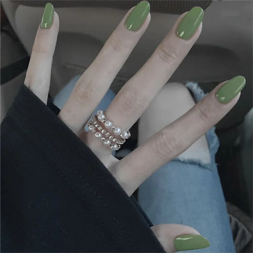 

24Pcs/Set Avocado Green Round Fake Nail Chips Full Cover Adhesive Press on Nail Removable French Fashion Wearing False Nails Art