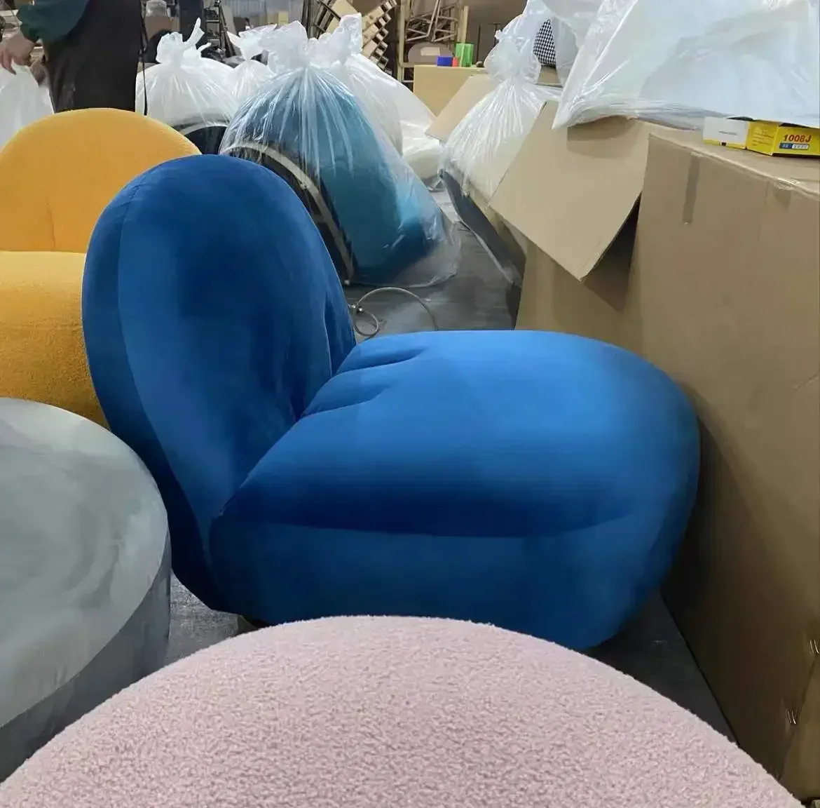 m Reading Comfortable Living Room Chairs Modern Arm Miniature Velvet Individual Chairs Luxury Salon Furniture m