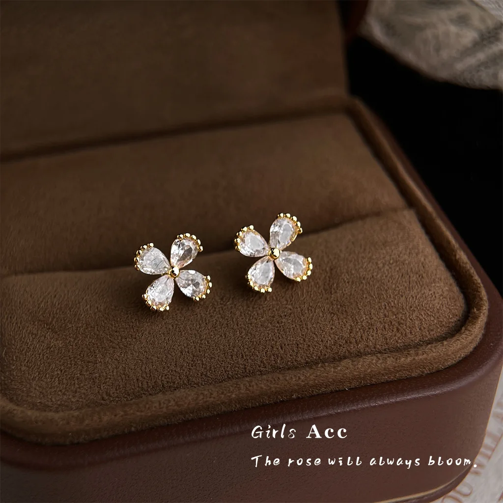 

Women Minimalist Tiny Micro Inlaid Zircon Flower Stud Earrings Light Luxury Fashion Commute Sweet Temperament Floral Jewelry