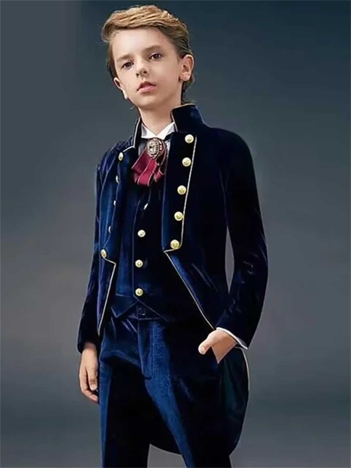 Trajes de terciopelo azul marino para niños, Blazer Formal, chaleco, pantalones, abrigo de cola, ropa de rendimiento elegante, esmoquin para niños, 3 piezas