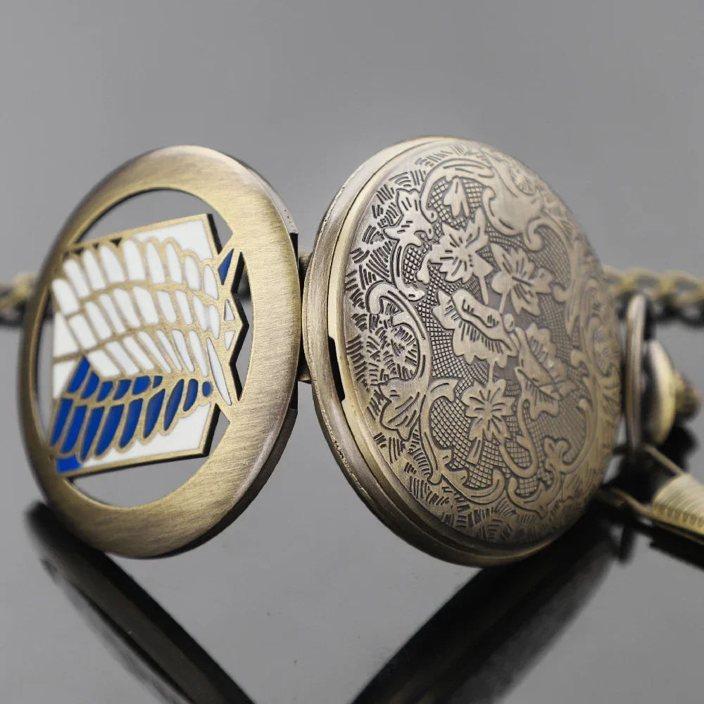 أنيمي هجوم على تيتان تصميم خمر البوصلة ساعة الجيب التخييم المشي لمسافات طويلة المحمولة جيب البوصلة أداة خارجية الملاحة هدية