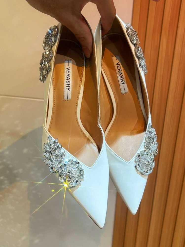 High heeled shoes for women 2025 new style French flower rhinestone V-neck slim heel banquet wedding shoes pointed single shoes