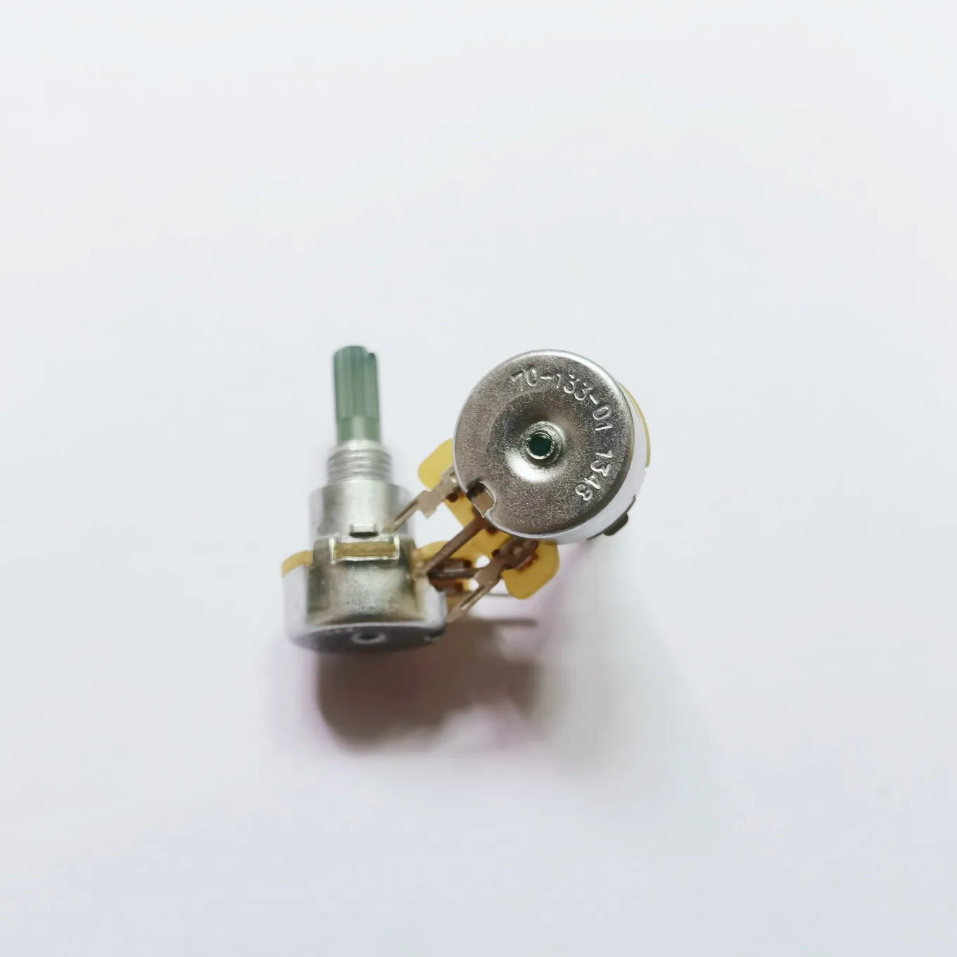 Original new 100% 70-104-23 100K 70-133-01 50K 70-203-23 20K single potentiometer axis diameter 4.6MM (SWITCH)