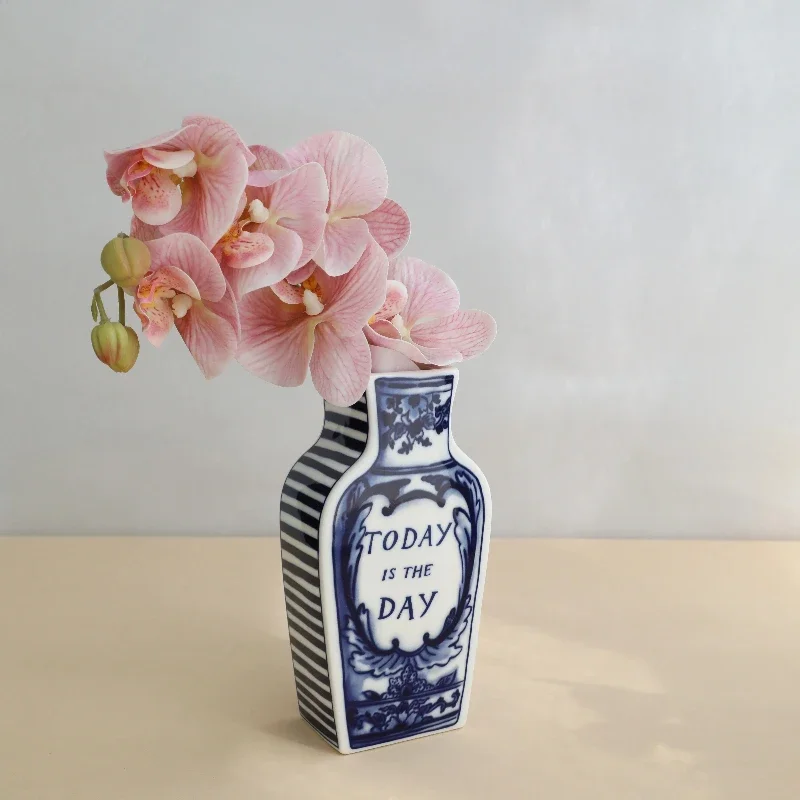 Hand drawn retro blue and white porcelain ceramic vase, flat vase, living room dining table decoration vase decoration home