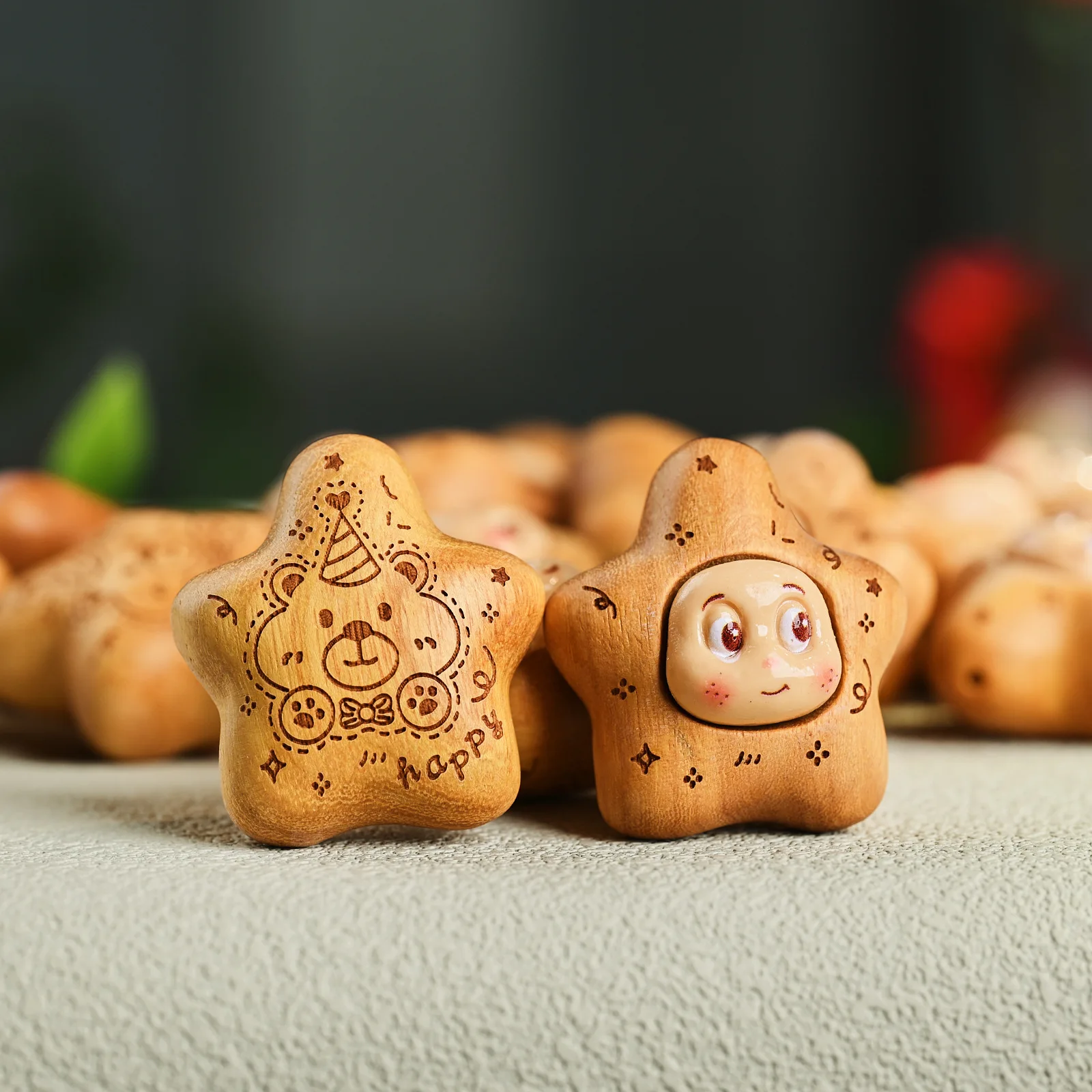 Golden Sandalwood Carved Smiley Bear Star Pendant Solid Wood DIY Bracelet Accessory Creative Fashion Jewelry Craft