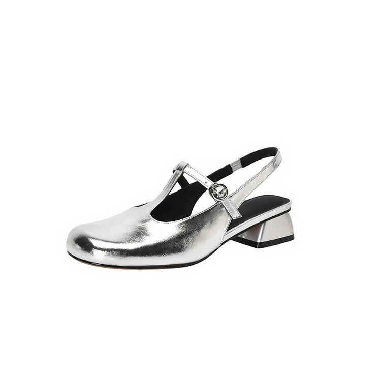 Round toe and thick heel with a design feel, comfortable and minimalist single shoe