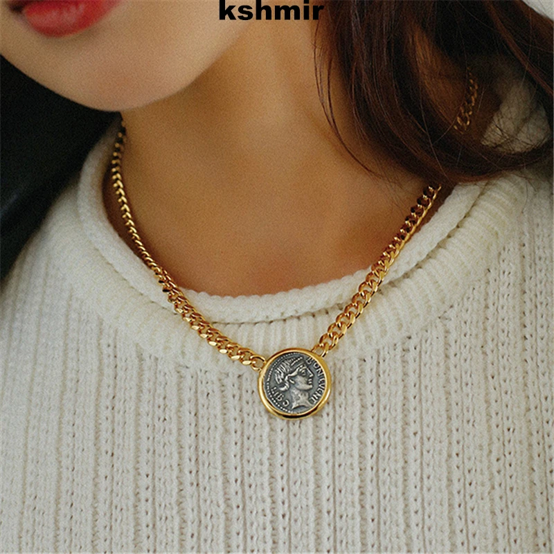 kshmir New ancient Roman necklace. Fashionable golden simplicity. Embossed pattern charm ladies necklace. Jewelry girl party gif