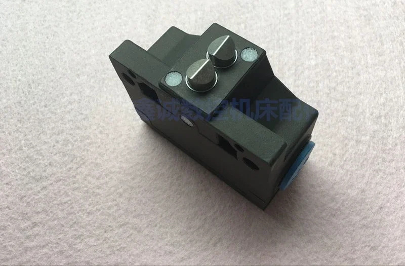 Original genuine travel switch limit switch BNS819-B02-d12-61-12-3B