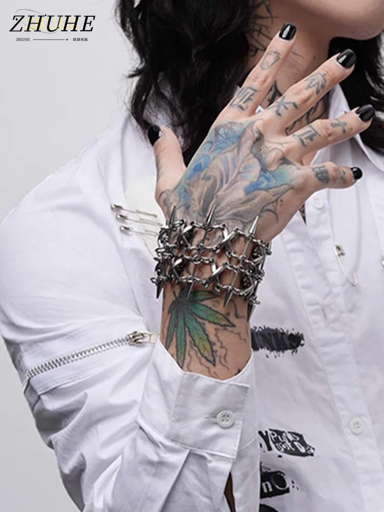 

ZHUHE The Thorny Mesh Rivet Bracelet In Cyberpunk Style Is A Jewelry Accessory For Men And Women And A Party Gift