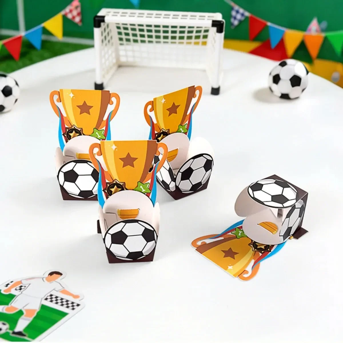 10-50 Stück Cartoon-Fußball-Trophäen-Geschenkverpackungen Kinderparty-Desserttisch Geburtstagszubehör Fußball-Themen-Süßigkeitenbox – Detail 2