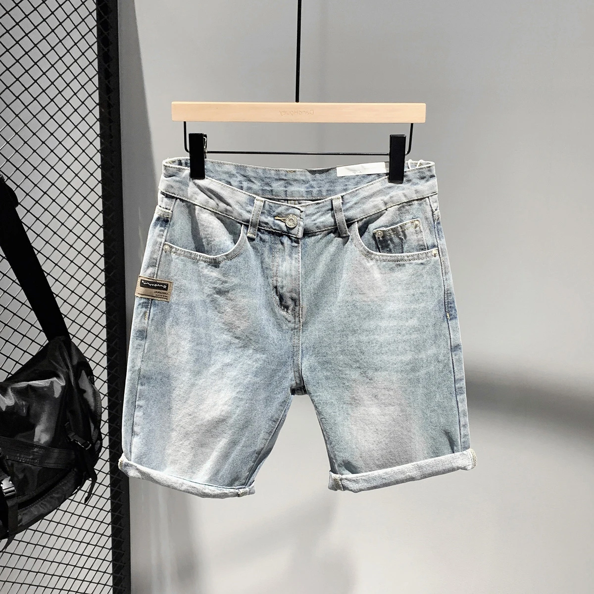 

Новые летние светлые джинсы-шорты прямого кроя для мужчин и молодежи: универсальные, повседневные, облегающие, в стиле ретро, длиной до колена