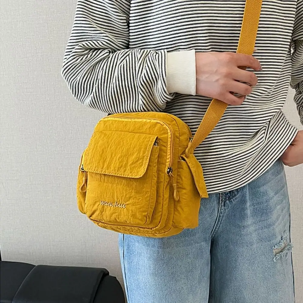 

Lightweight Messenger Bag Nylon Multiple Slots Shoulder Crossbody Bags Adjustable Shoulder Strap Phone Bag Plenty of Luggage