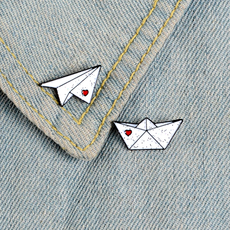 Paper plane Boat Enamel Pins Custom Love Brooches Lapel Pin Shirt Bag Aircraft Ferry Badge Mini Jewelry Gift For Kids Friends