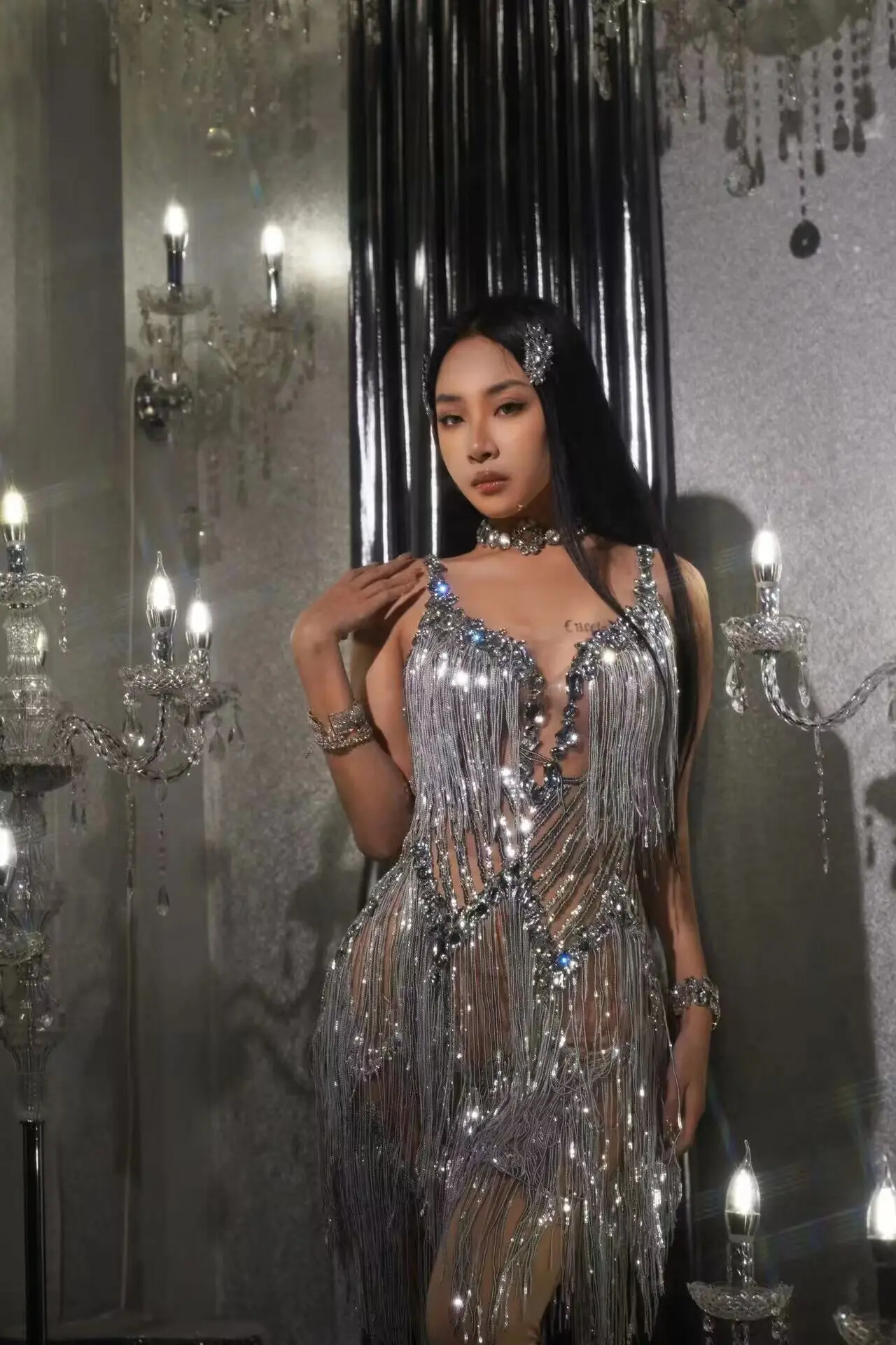 ชุดวันเกิดฉลองเวทีแสดงJumpsuitเซ็กซี่คลับปาร์ตี้Sparklyไข่มุกคริสตัลเสื้อผ้า