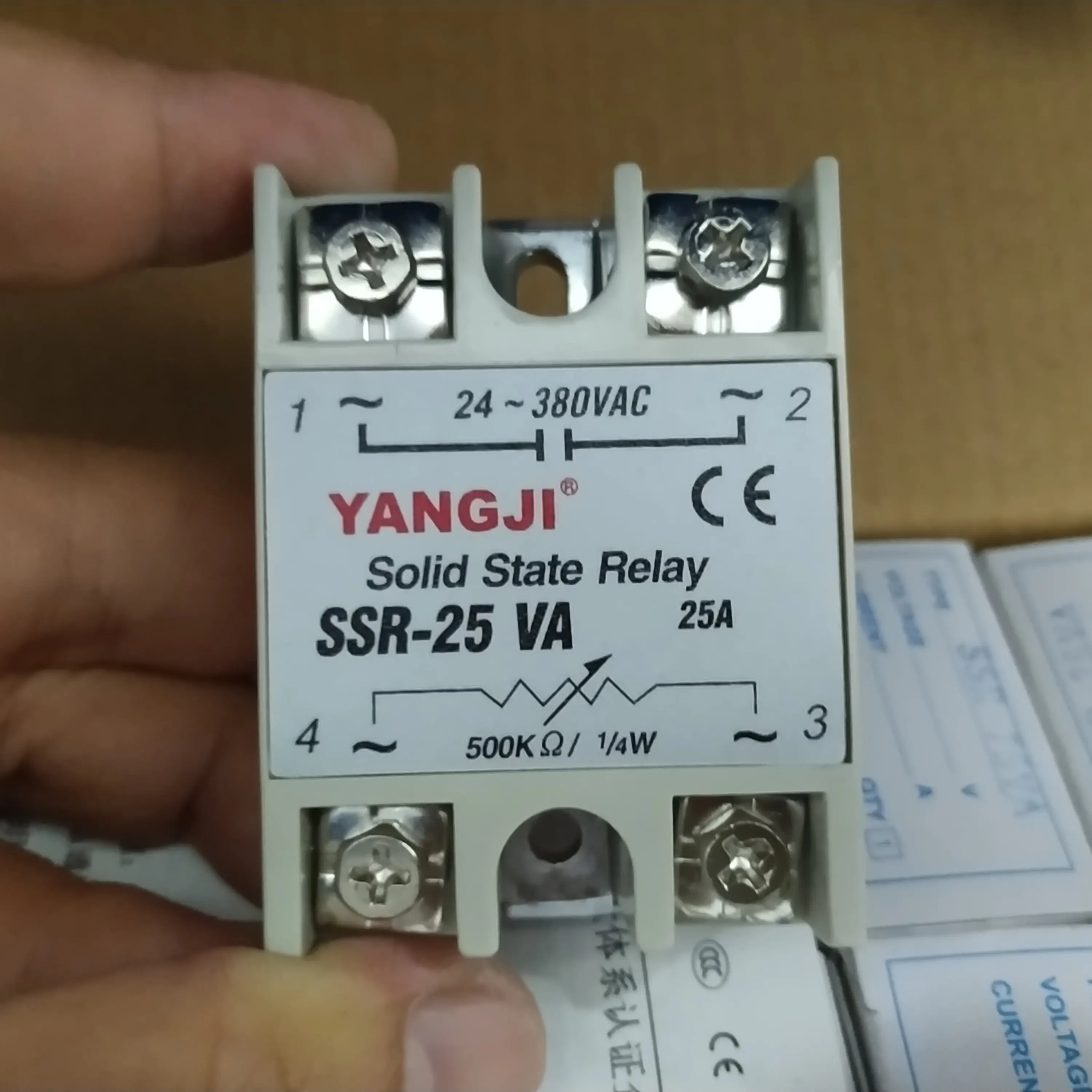 Single phase solid state voltage regulator SSR-25VA resistance voltage regulation 500K 1/4W