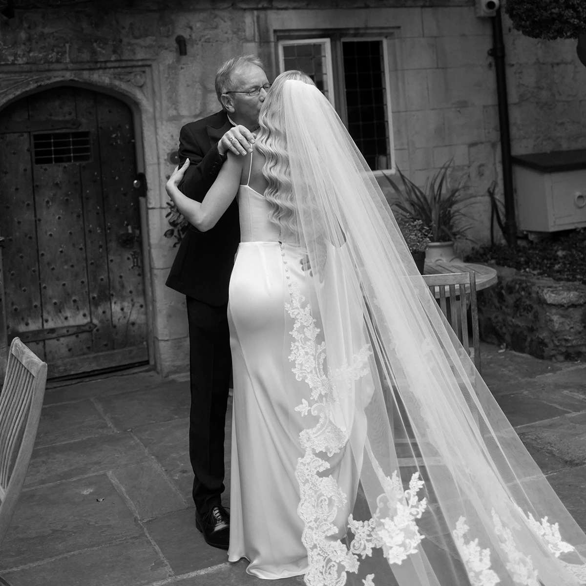 Sheath Simple Spaghetti Straps Ivory Satin Bridal Gowns Cowl Neckline Corset Zipper Fitted Customized Big Size Wedding Dress