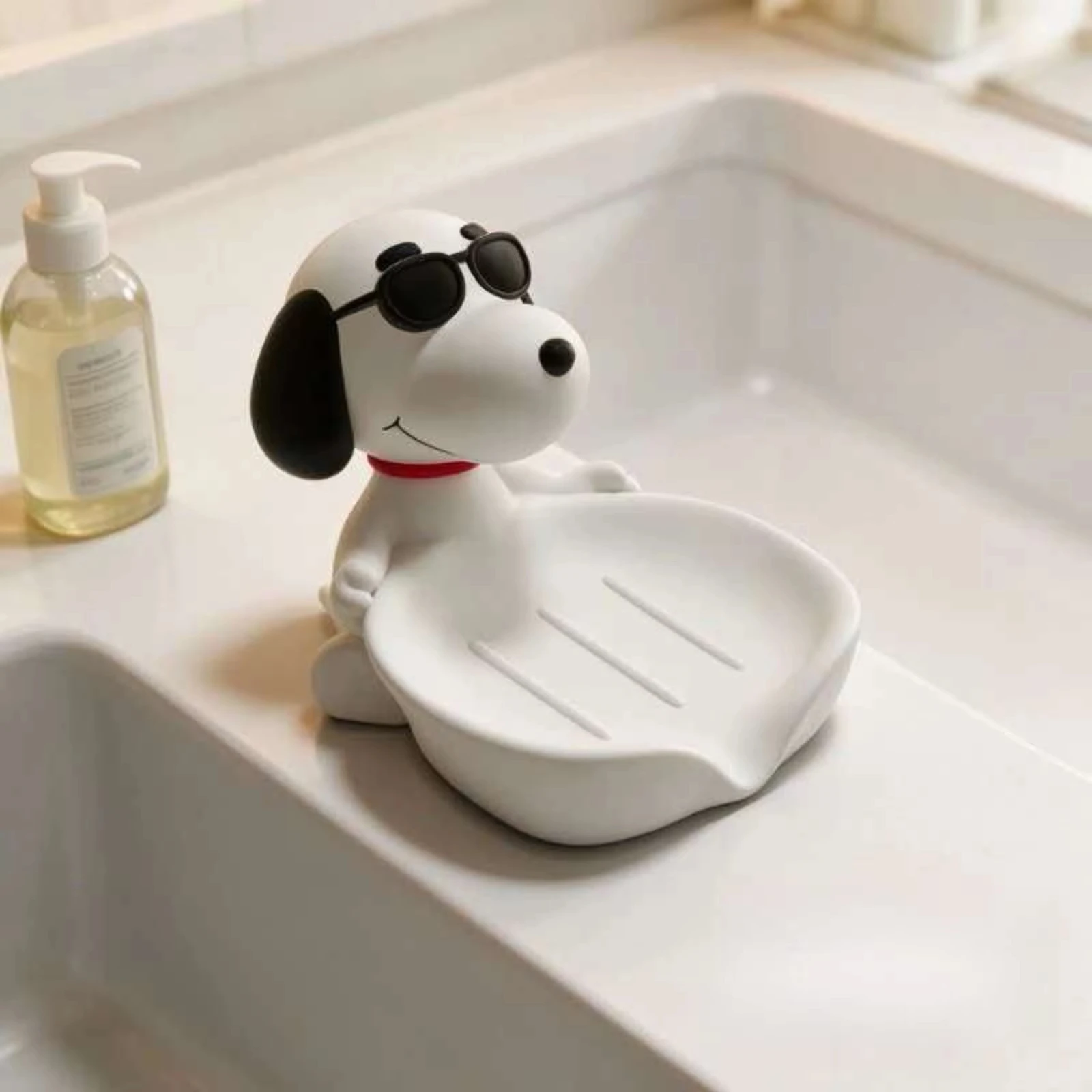 Cartoon Snoopy Soap Box Kawaii Figure Bathroom Drain Storage Soap Box Ornament Birthday Gift