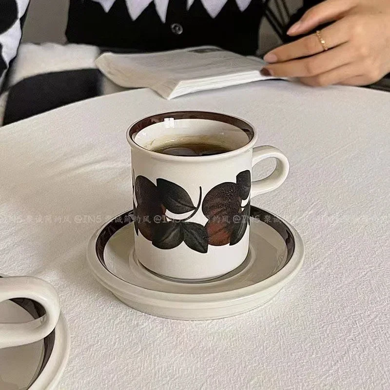 Imagem -03 - Copos de Café e Pires Medievais Cerâmica Marrom Anêmona Pintados à Mão Copos de Café Retro Caneca de Chá da Tarde Canecas de Água