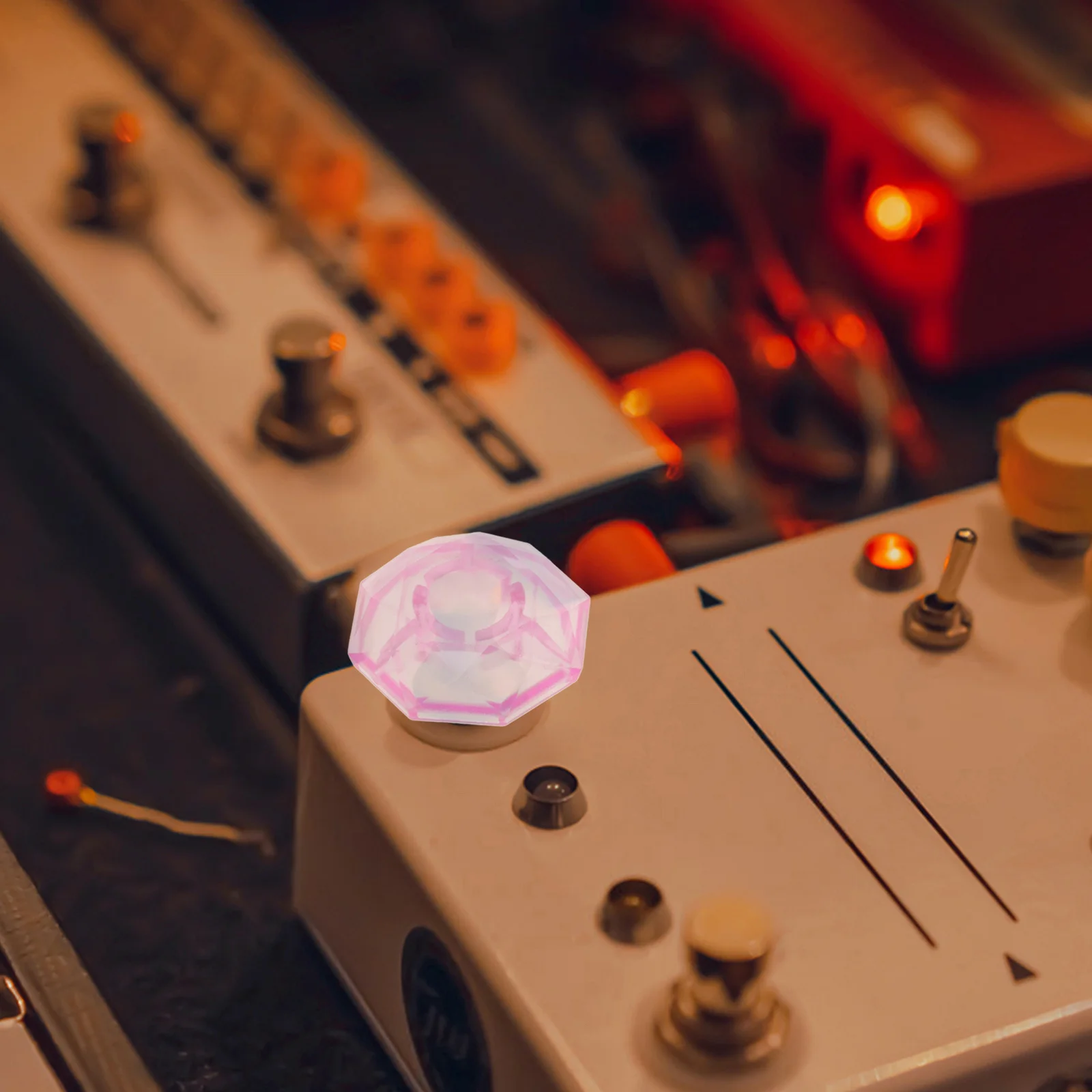 

5Pcs Vibrant Pink Diamond-Shaped Guitar Pedal Button Caps Durable Plastic Footswitch Toppers Electric Guitar Accessories
