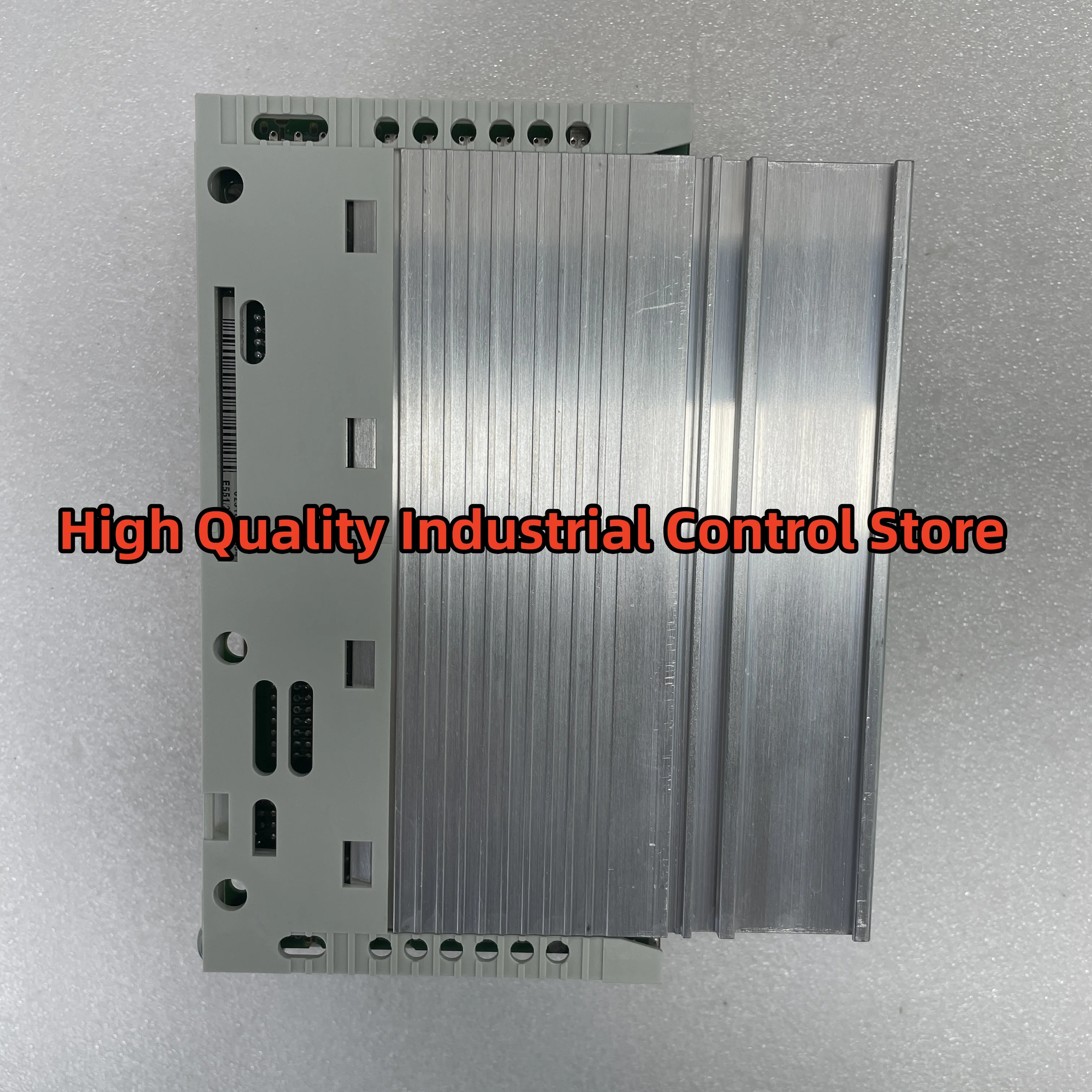 

E82EV222K4C Инвертор E82EV222K4C200 100% НОВЫЙ E82EV222K2C