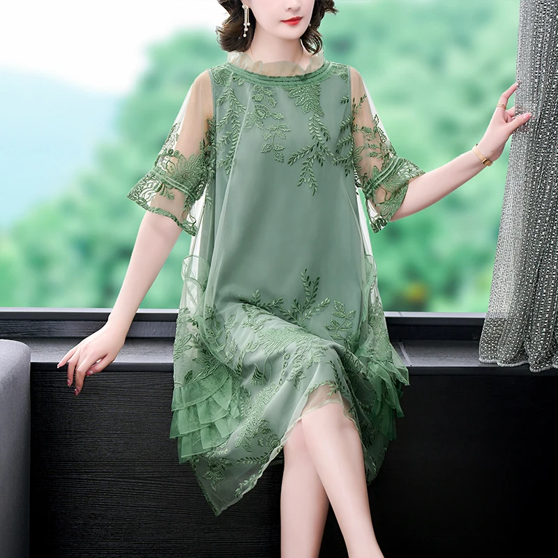 2023 New Summer Celebrity Flower Embroidery A-Line Skirt Temperament O-Neck Mesh Spliced Silk Mid Length Large Dress