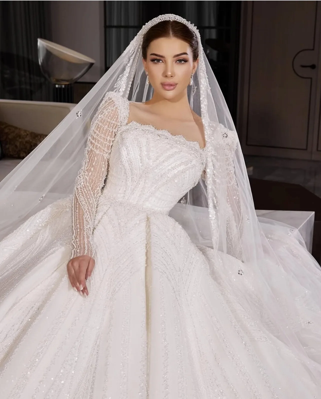 

Customized 2025 Gorgeous White Wedding Dress Strapless Long Sleeved Fluffy Skirt Elegant Women's Wedding Dress Bridal Dress