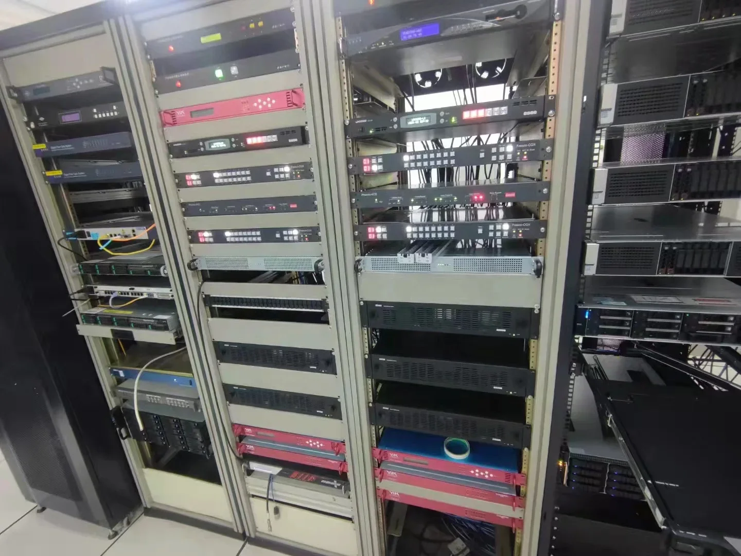 Internet Radio Broadcast Equipment 8 Channel AES Analog Video Audio Encoder And Decoder FM