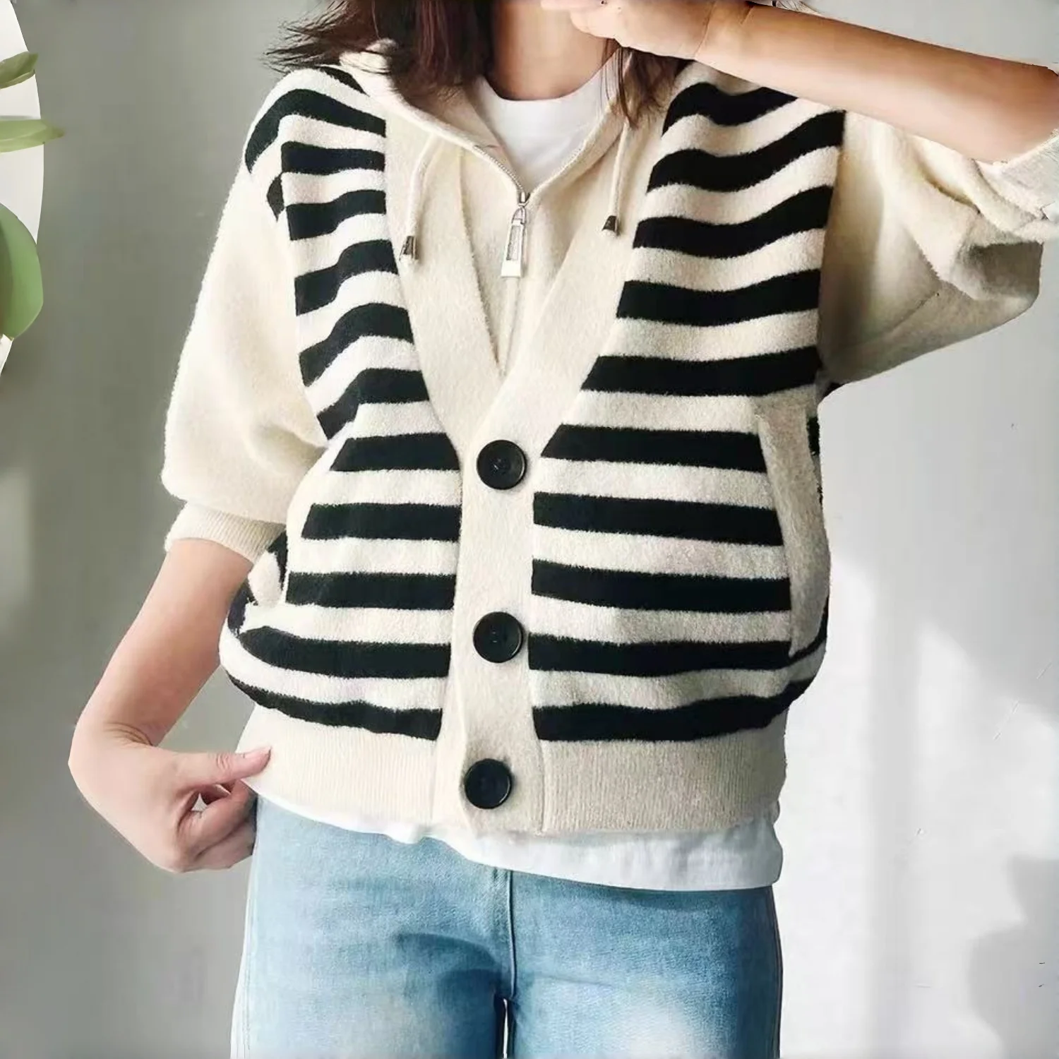 

Женская вязаная шапка, пальто, осень-зима, новинка, корейский шикарный полосатый модный трикотаж маленького размера, ор-длина