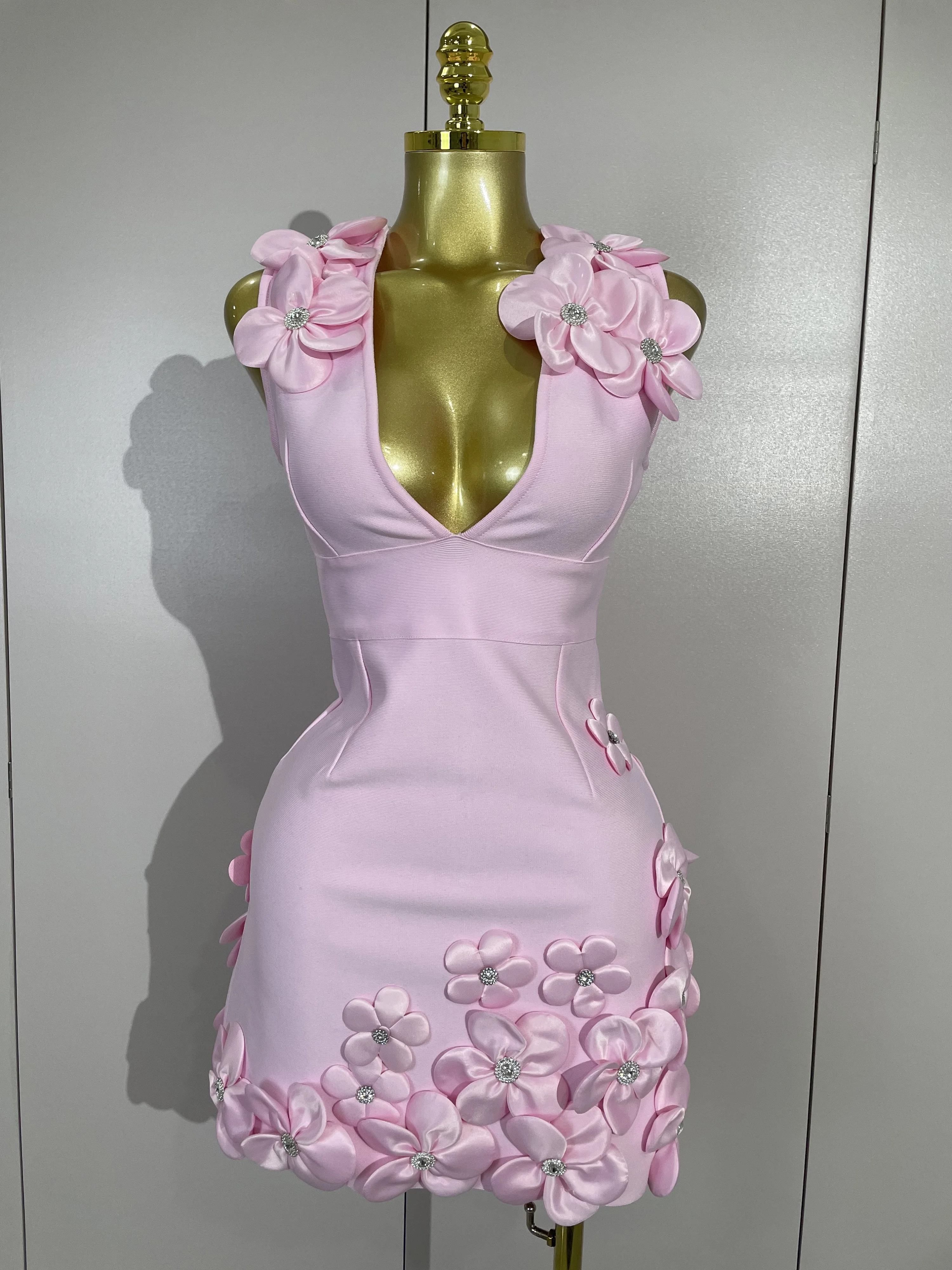 Robes de soirée élégantes pour femmes, robes de fête sexy sans manches à col en V avec fleurs 3D en cristal, robes de soirée pour anniversaire, robes de soirée pour club